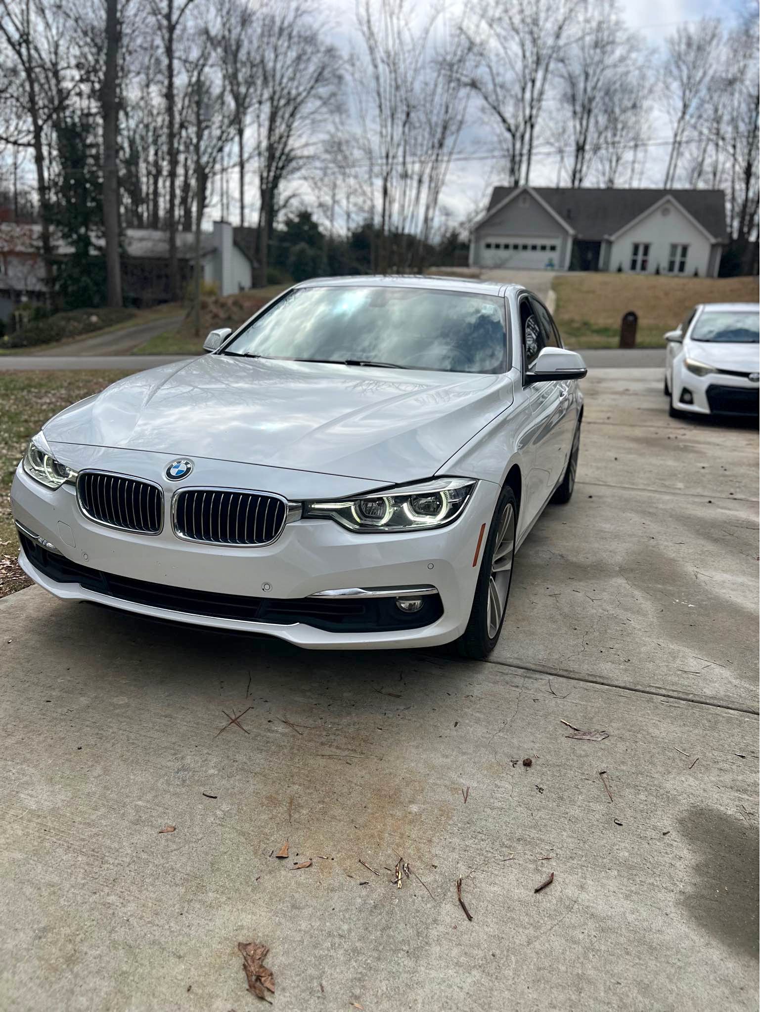 2018 BMW 3 Series - 330i Sedan 4D