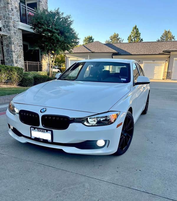 2015 BMW 3 Series - 320i Sedan 4D