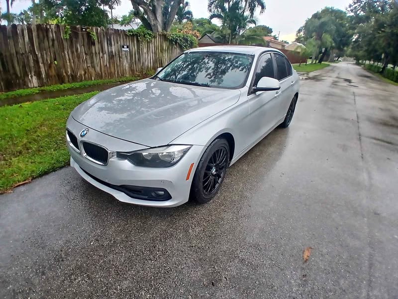 2015 BMW 3 Series - 320i Sedan 4D