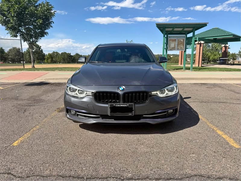 2018 BMW 3 Series - 330i xDrive Sedan 4D