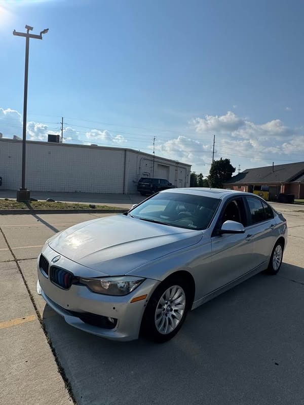2015 BMW 3 Series - 320i xDrive Sedan 4D