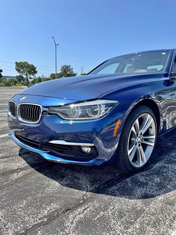 2017 BMW 3 Series - 330i Sedan 4D
