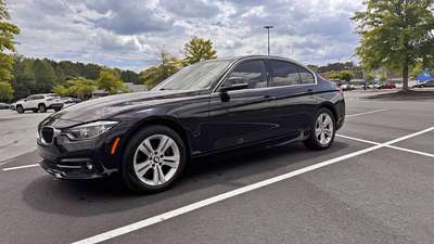 2018 BMW 3 Series - 330xi Sedan 4D