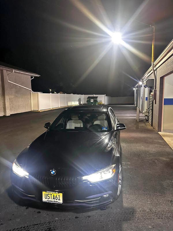 2017 BMW 3 Series - 330i xDrive Sedan 4D