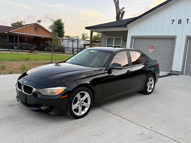 2014 BMW 3 Series - 320i Sedan 4D