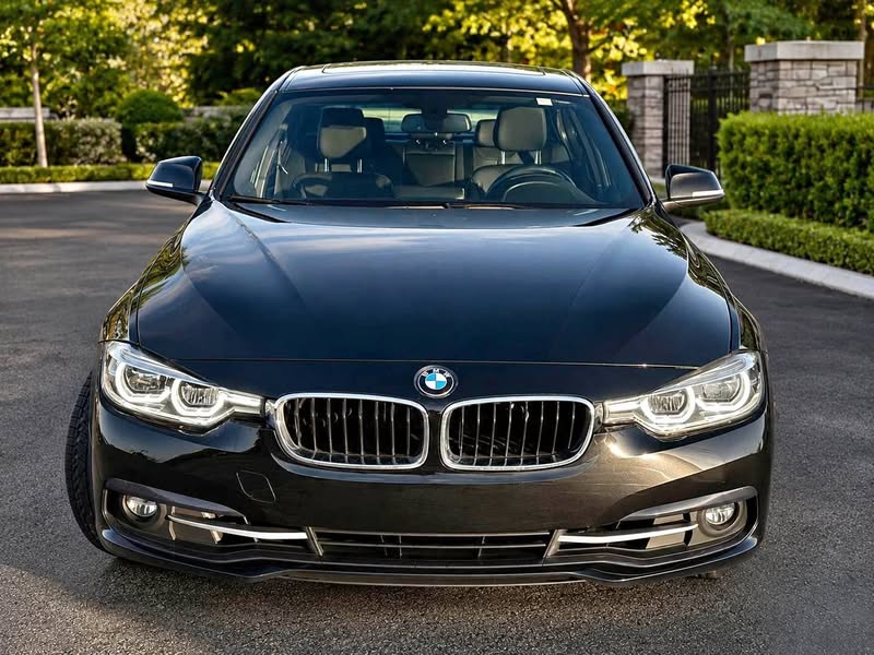 2018 BMW 3 Series - 330i Sedan 4D