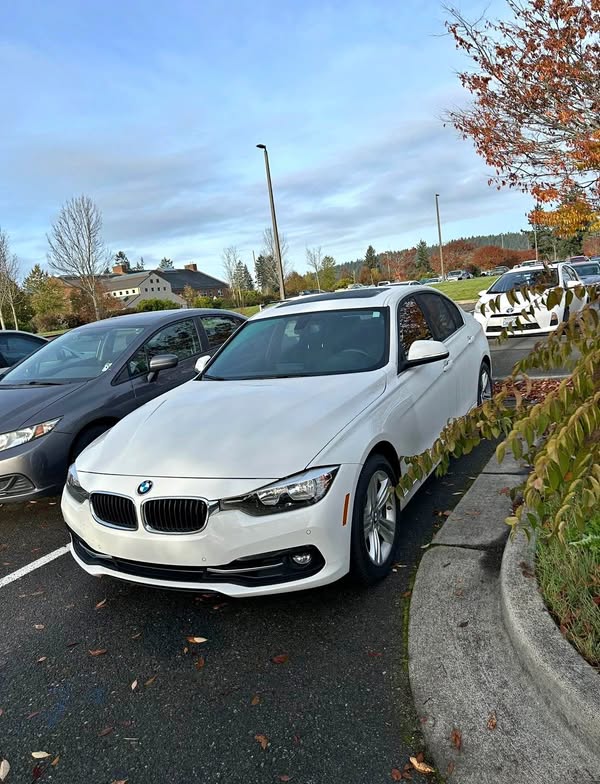 2017 BMW 3 Series - 330i xDrive Sedan 4D