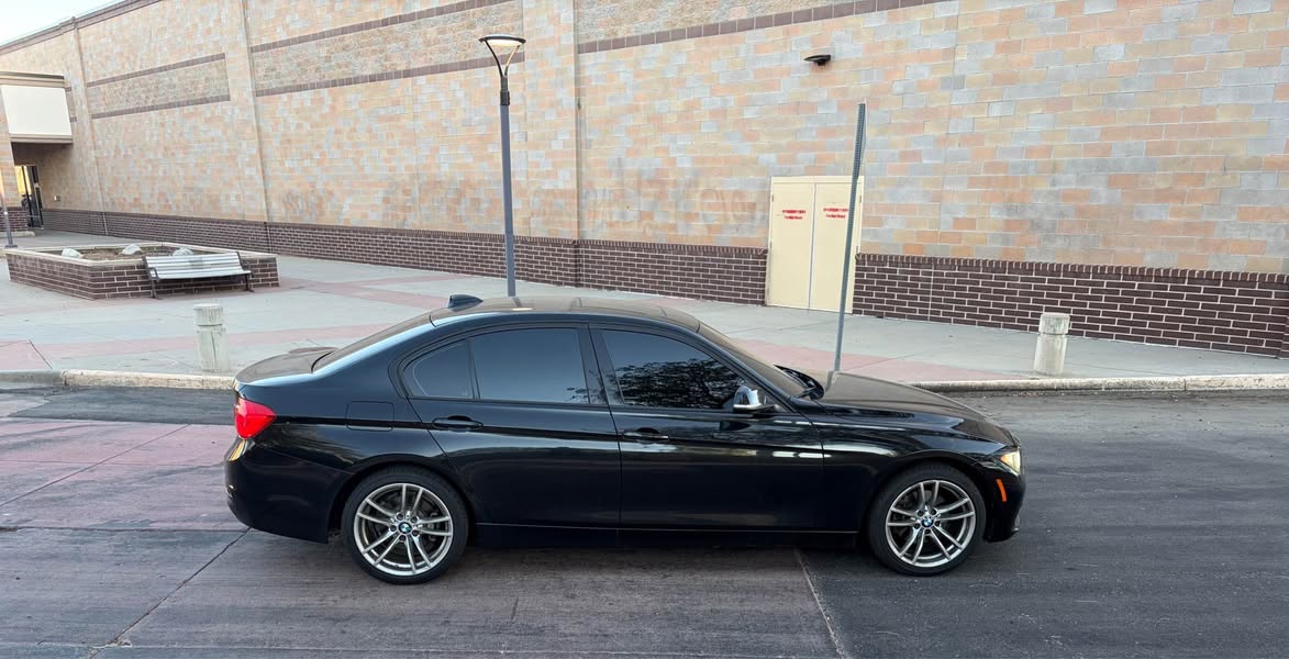 2016 BMW 3 Series - 328i Sedan 4D