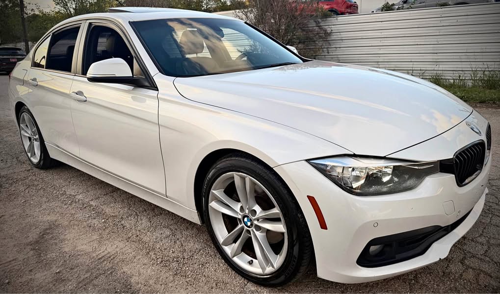 2017 BMW 3 Series - 320i Sedan 4D