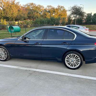 2012 BMW 3 Series - 318i Sedan 4D