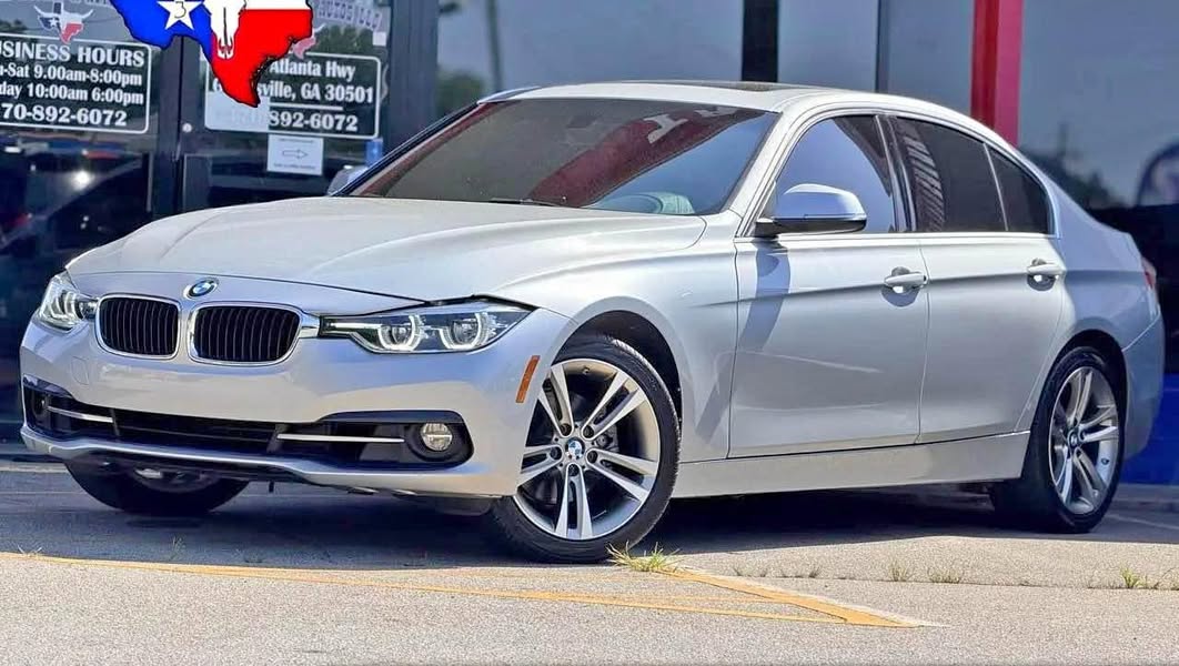 2018 BMW 3 Series - 330i xDrive Sedan 4D