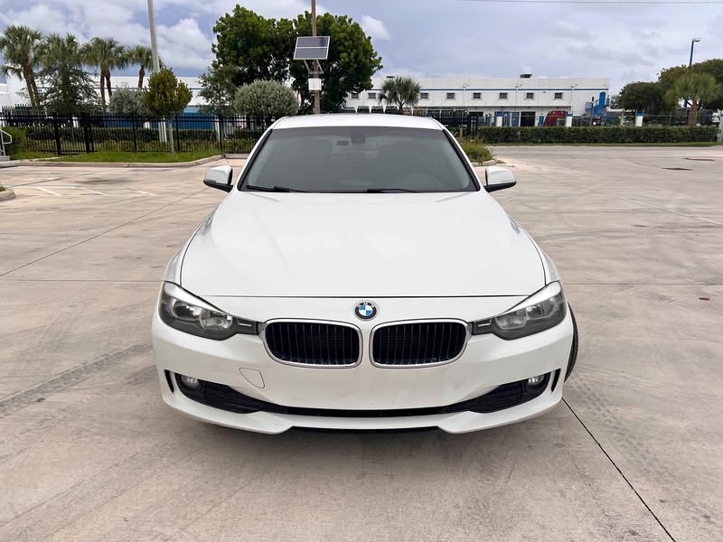 2015 BMW 3 Series - 320i Sedan 4D