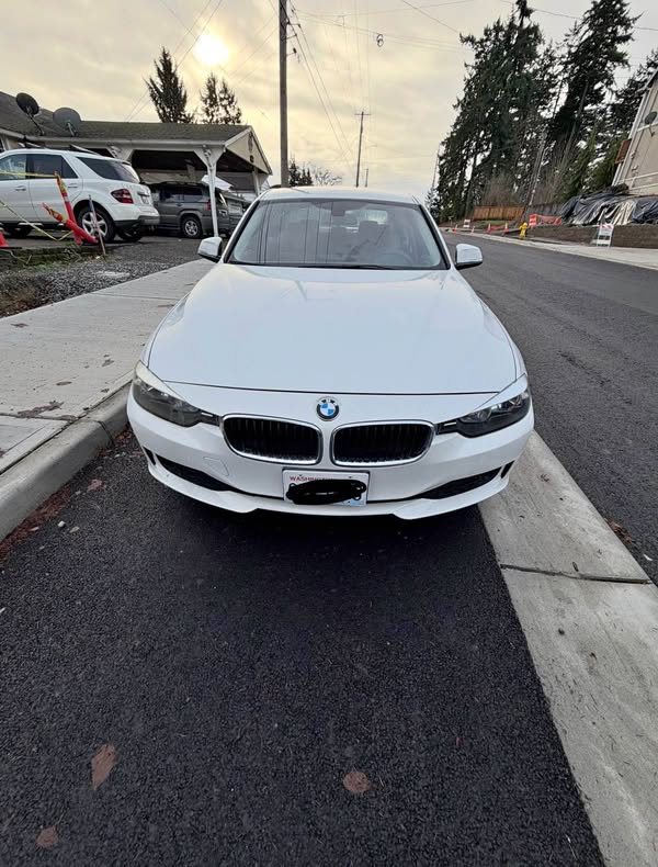 2014 BMW 3 Series - 320i Sedan 4D
