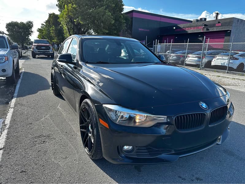 2015 BMW 3 Series - 318i Sedan 4D
