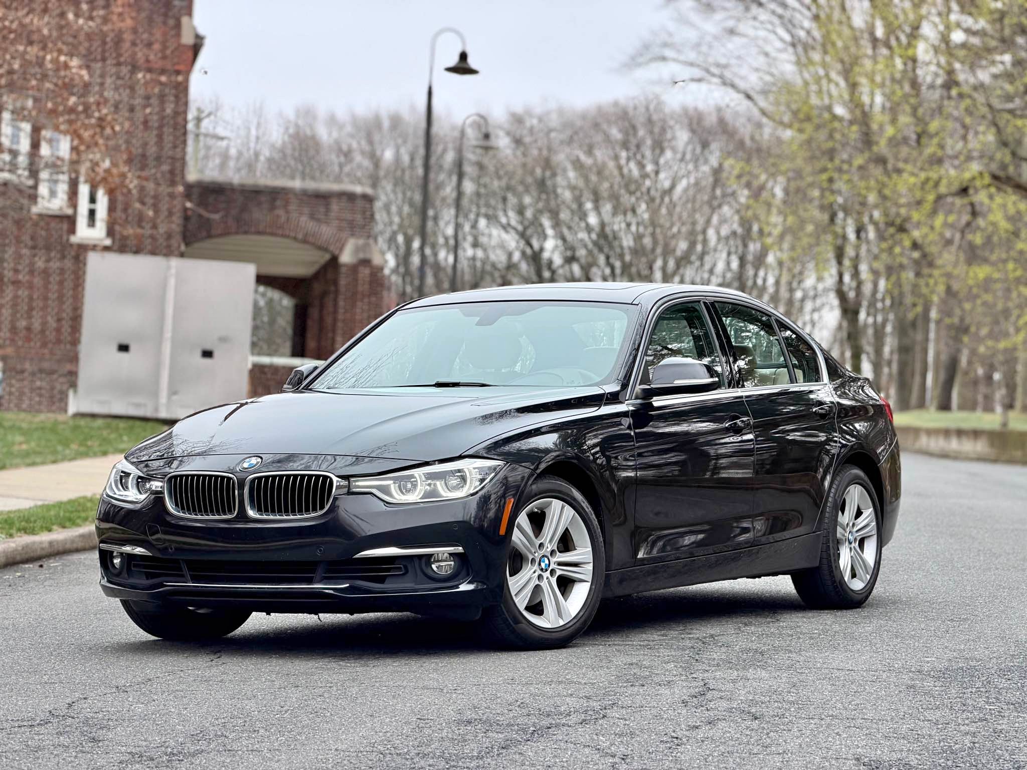 2017 BMW 3 Series - 330i xDrive Sedan 4D