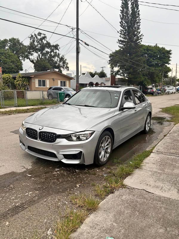 2016 BMW 3 Series - 320i Sedan 4D
