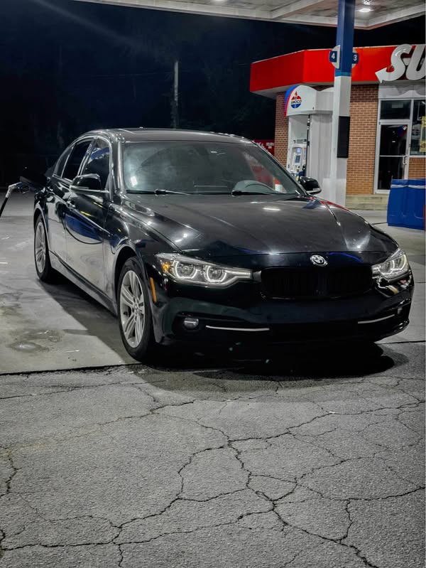 2018 BMW 3 Series - 330i xDrive Sedan 4D
