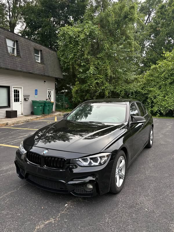 2014 BMW 3 Series - 320i xDrive Sedan 4D