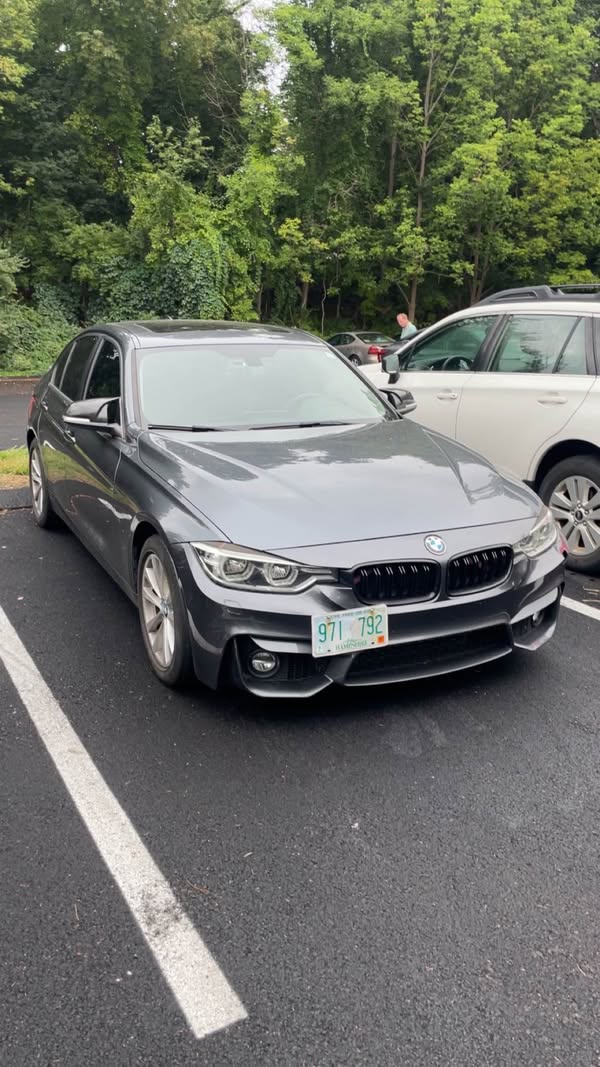 2018 BMW 3 Series - 320i xDrive Sedan 4D