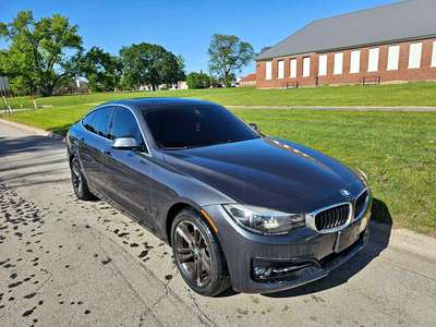 2018 BMW 3 Series - 320i xDrive Sedan 4D