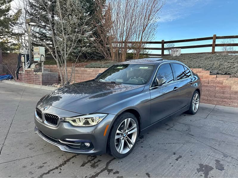 2018 BMW 3 Series - 330i xDrive Sedan 4D