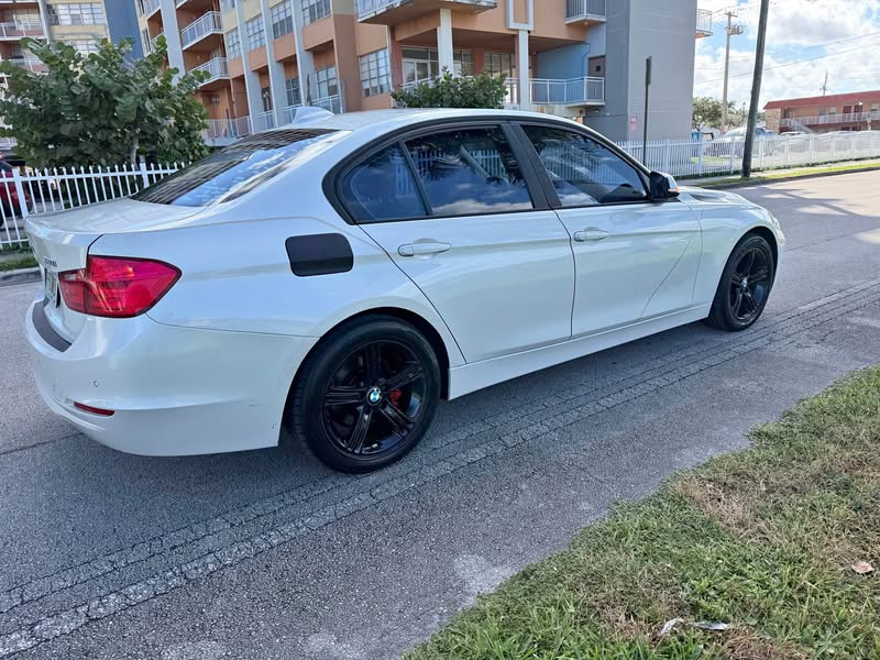2015 BMW 3 Series - 320i xDrive Sedan 4D