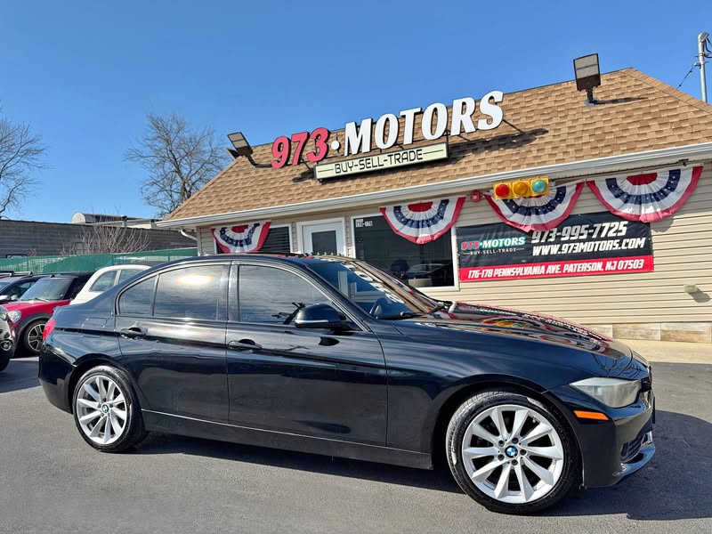 2015 BMW 3 Series - 320i xDrive Sedan 4D