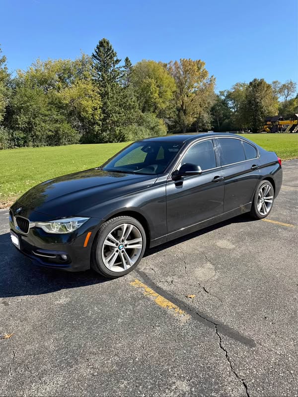 2018 BMW 3 Series - 330i xDrive Sedan 4D