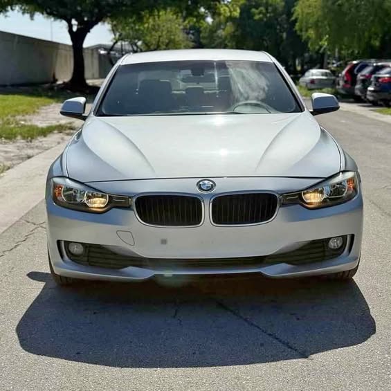 2015 BMW 3 Series - 320i Sedan 4D