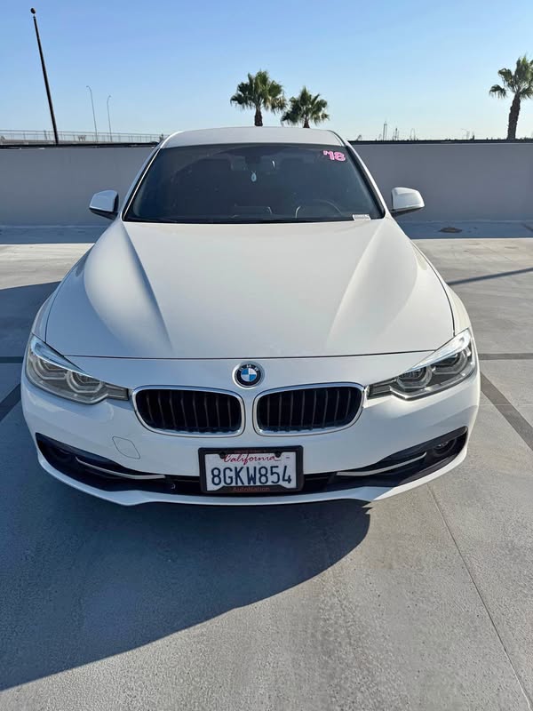 2018 BMW 3 Series - 330i Sedan 4D