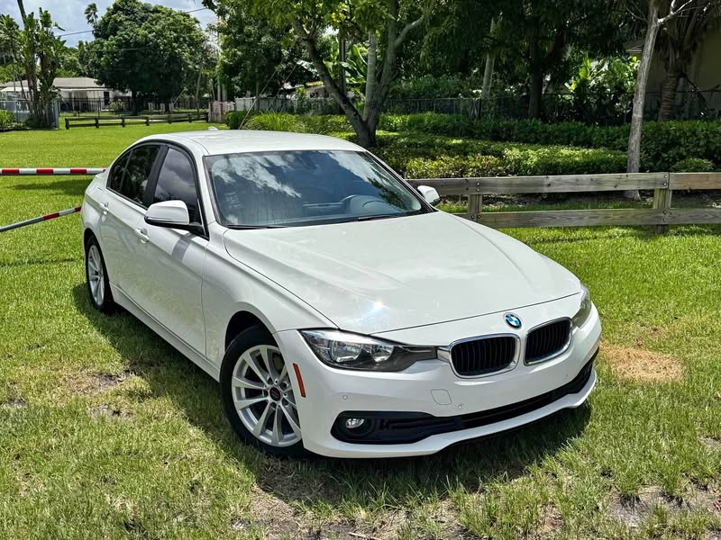 2017 BMW 3 Series - 320i Sedan 4D