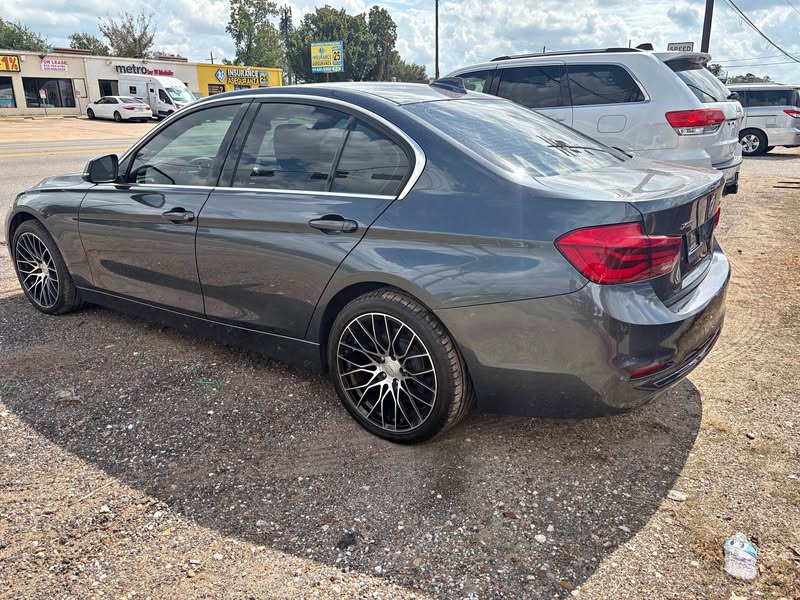 2017 BMW 3 Series - 330i Sedan 4D