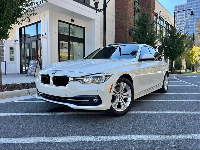 2017 BMW 3 Series - 330i Sedan 4D