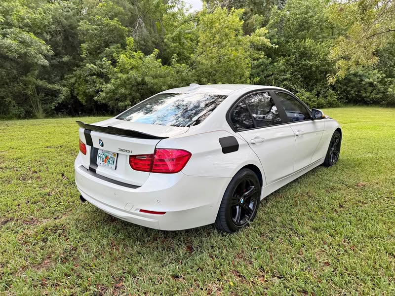 2014 BMW 3 Series - 320i Sedan 4D