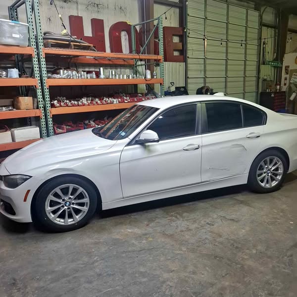 2016 BMW 3 Series - 320i Sedan 4D