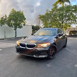 2018 BMW 3 Series - 320i xDrive Sedan 4D