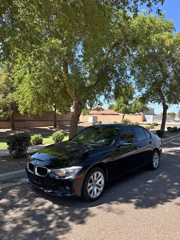 2015 BMW 3 Series - 318i Sedan 4D
