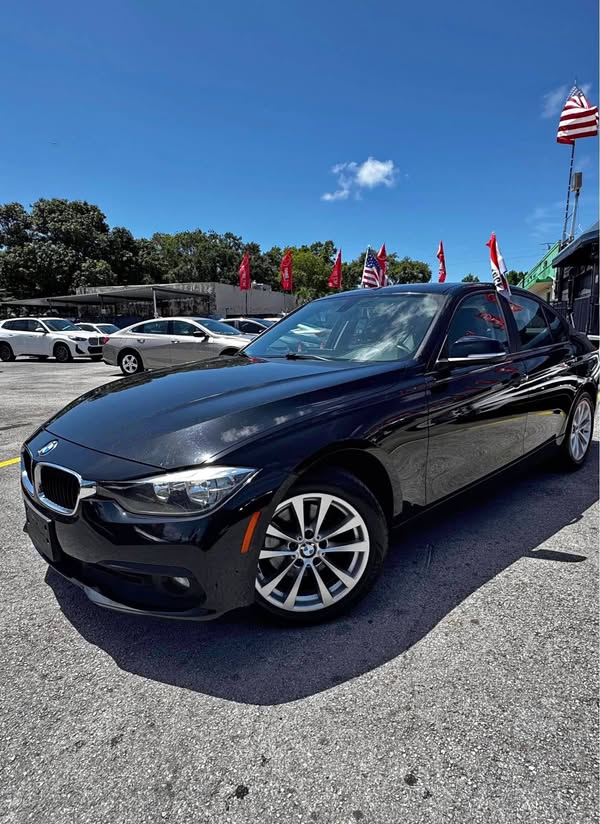 2016 BMW 3 Series - 320i Sedan 4D