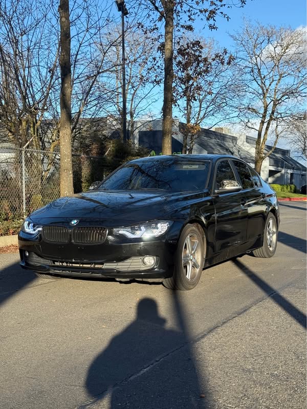 2014 BMW 3 Series - 320i Sedan 4D