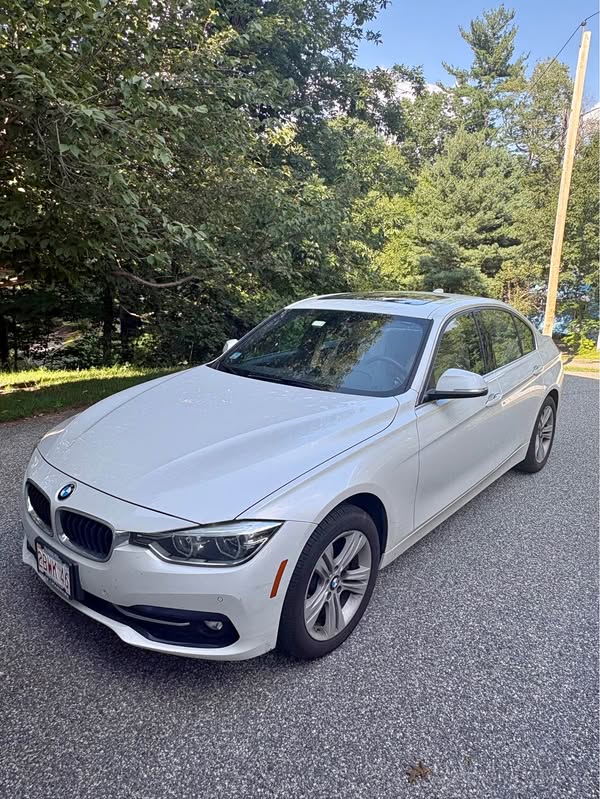 2018 BMW 3 Series - 330i xDrive Sedan 4D