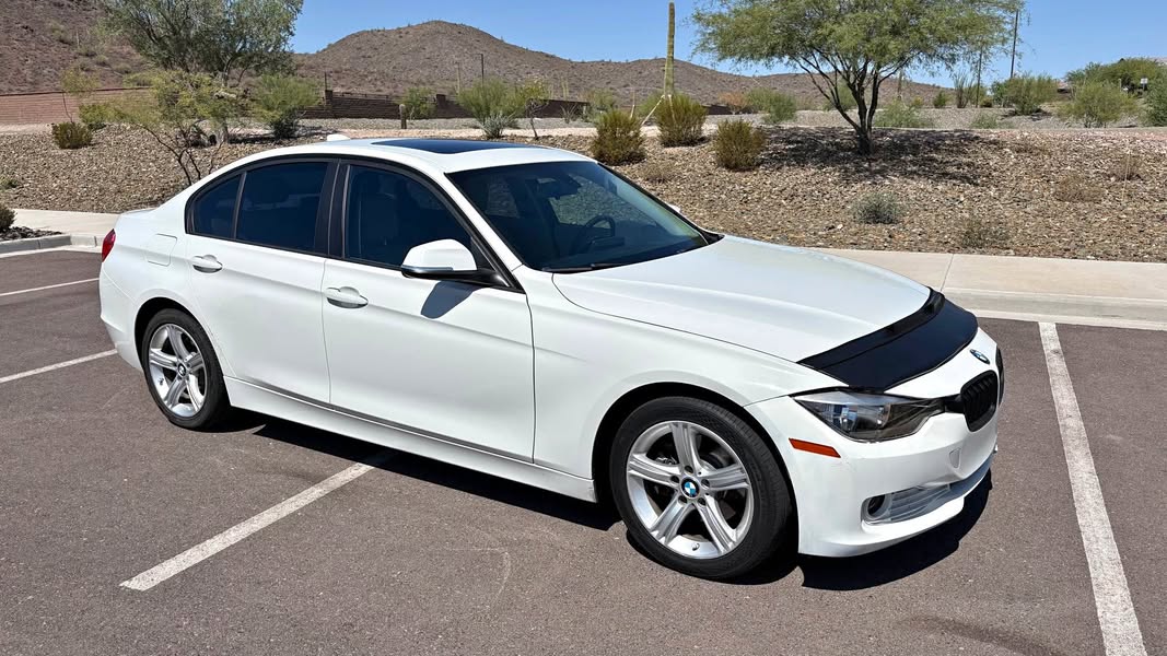 2013 BMW 3 Series - 320i Sedan 4D