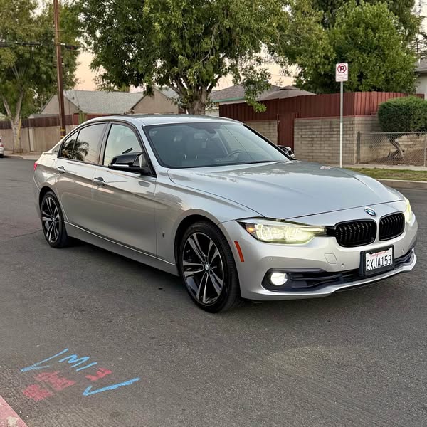 2018 BMW 3 Series - 330e iPerformance Sedan 4D