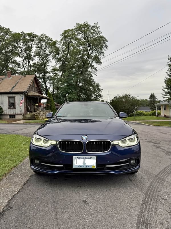 2017 BMW 3 Series - 330i xDrive Sedan 4D