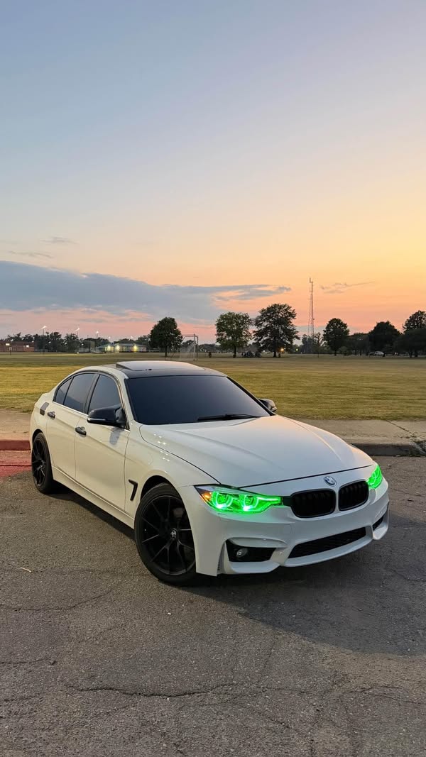 2018 BMW 3 Series - 330i xDrive Sedan 4D