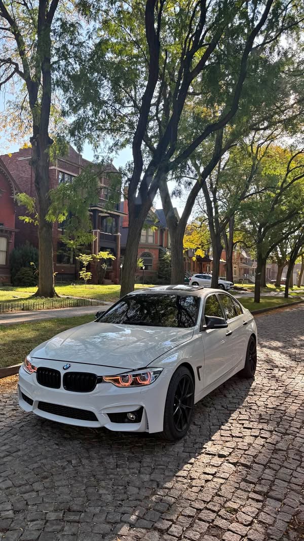 2018 BMW 3 Series - 330i xDrive Sedan 4D