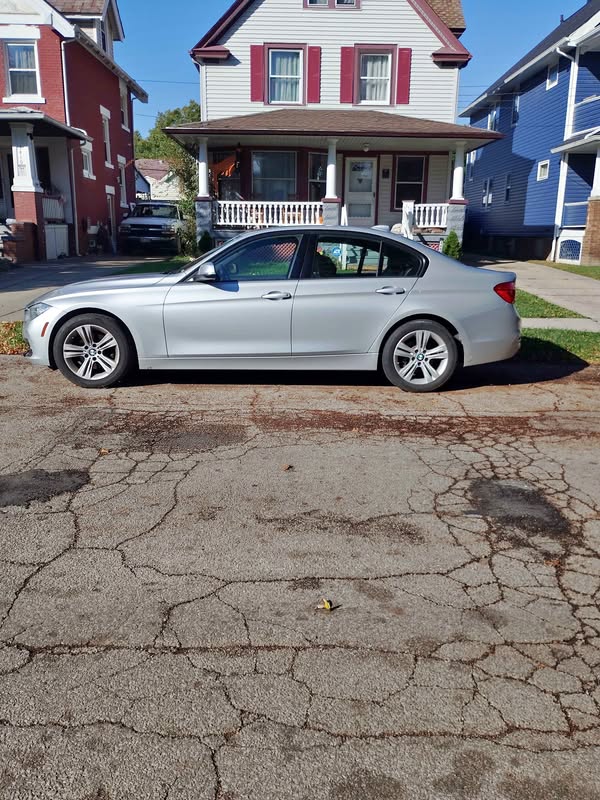 2016 BMW 3 Series - 328i xDrive Sedan 4D