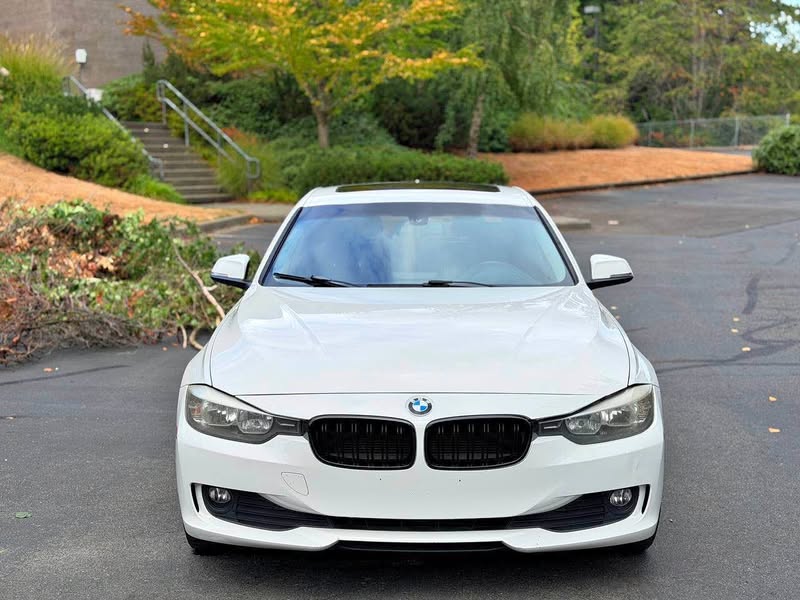 2014 BMW 3 Series - 320i Sedan 4D