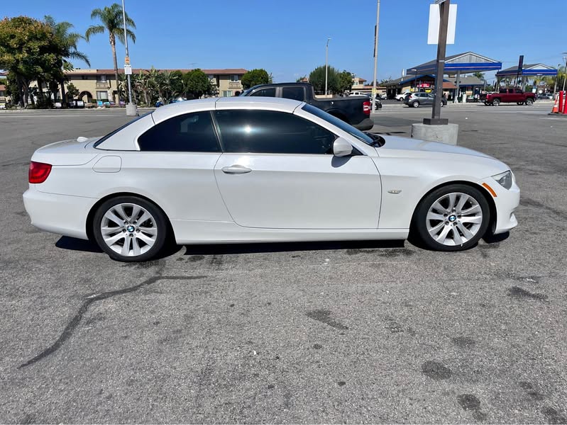 2013 BMW 3 Series - 328i Convertible 2D