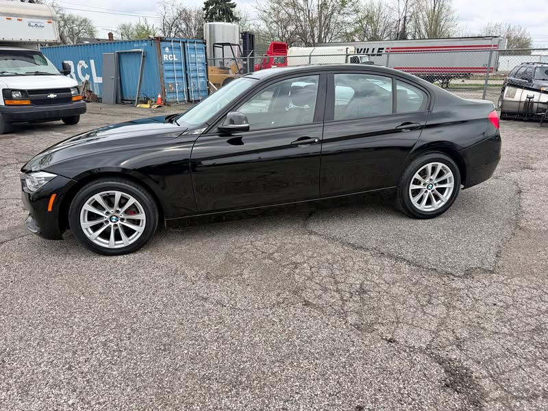 2018 BMW 3 Series - 320i xDrive Sedan 4D