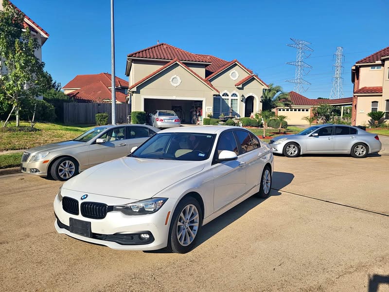 2016 BMW 3 Series - 320i Sedan 4D